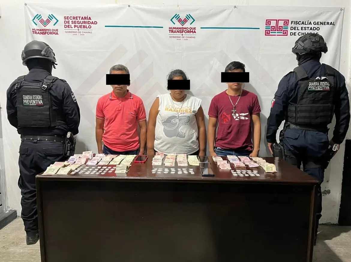 Detenidos con cristal en Cacahoatán durante operativo policial